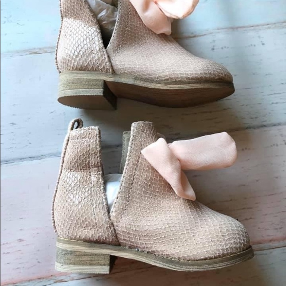 Joyfolie Colette Booties - Picture 2 of 6